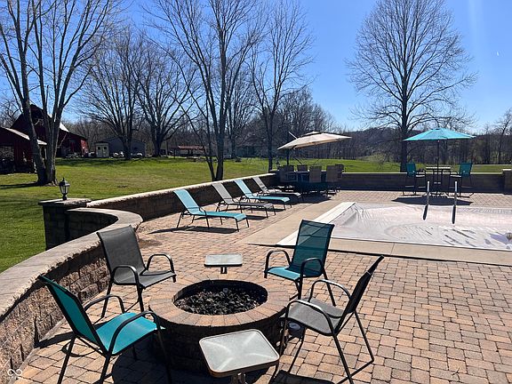 4th image of 100 Smiths Rd