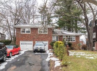 211 E 5th Ave, Roselle, NJ 07203