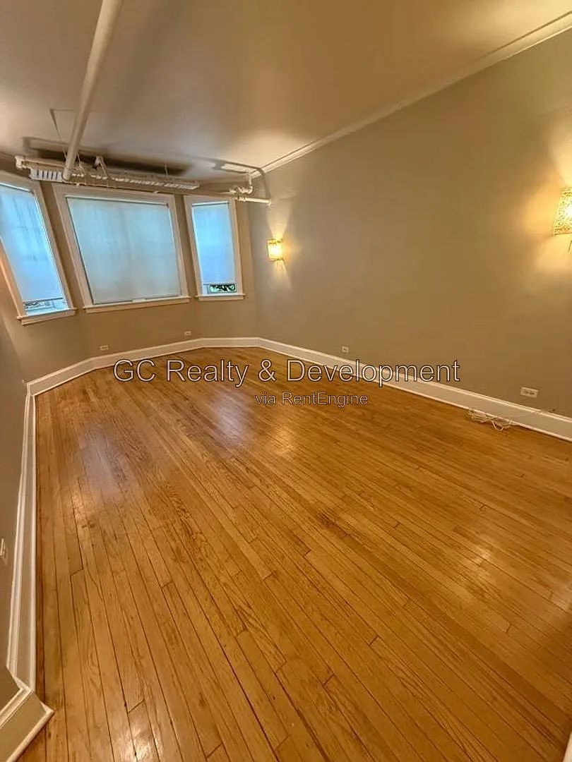 3 bed, 1.0 bath, 1100 sqft, $1,995 — Photo 3