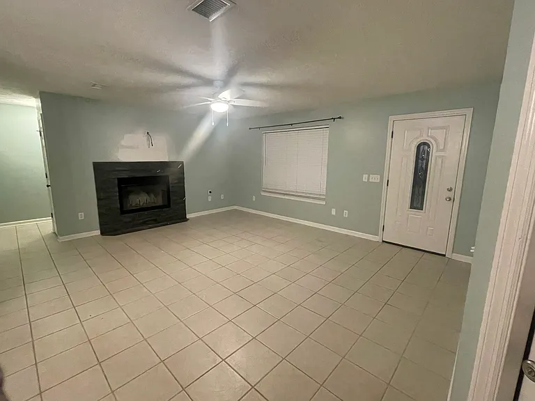 2517 Shady Oak Ct — Photo 4