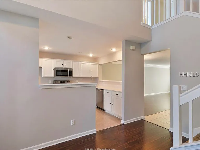 303 East Ave — Photo 7