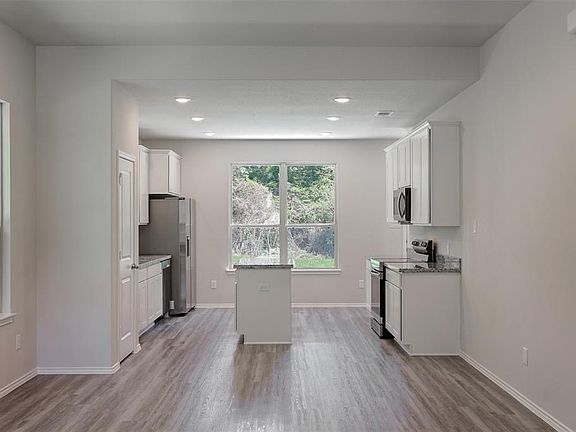 2nd image of 704 Pine Bough Ln