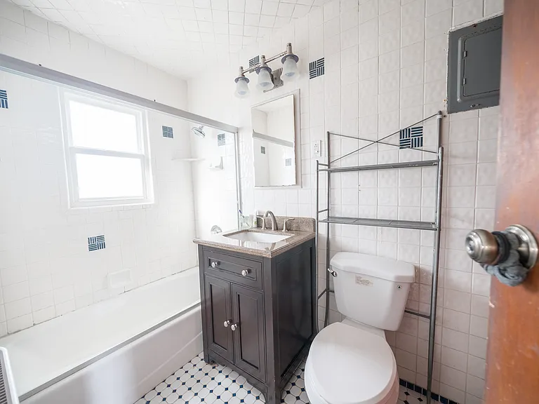 168 Elder Ave — Photo 7