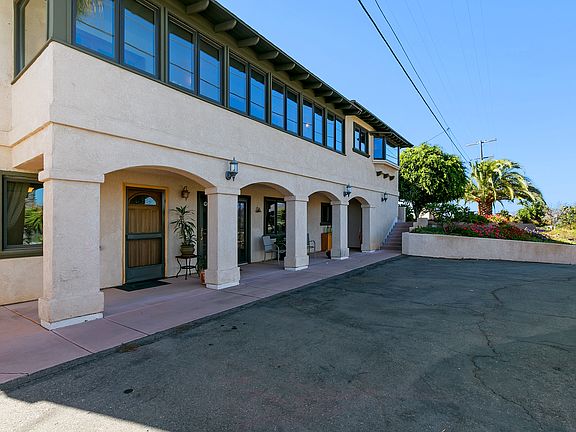2nd image of 1200 Loma Vista Way