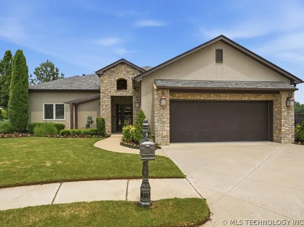 8402 S Nogales Ave W, Tulsa, OK 74132