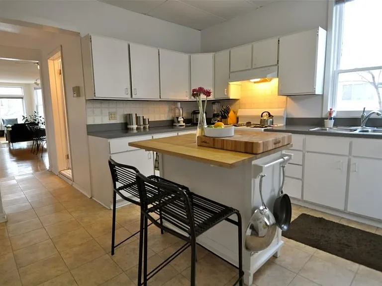 1846 W School St #2 — Photo 2