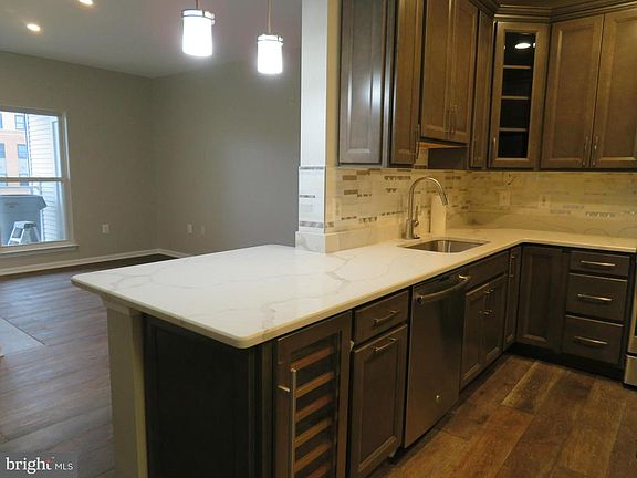5th image of 2931 Deer Hollow Way Unit 402