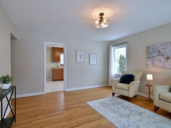 5th image of 614 W Gladys Ave