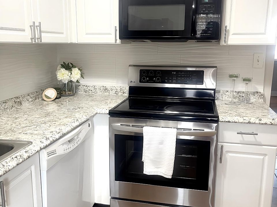 1st image of 324 Oak Rose Ln APT 202