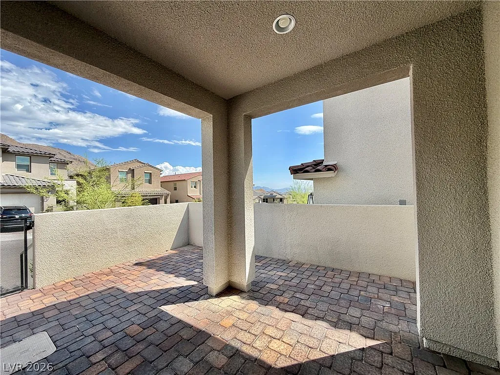 4 bed, 3.5 bath, 2532 sqft, $3,450 — Photo 2