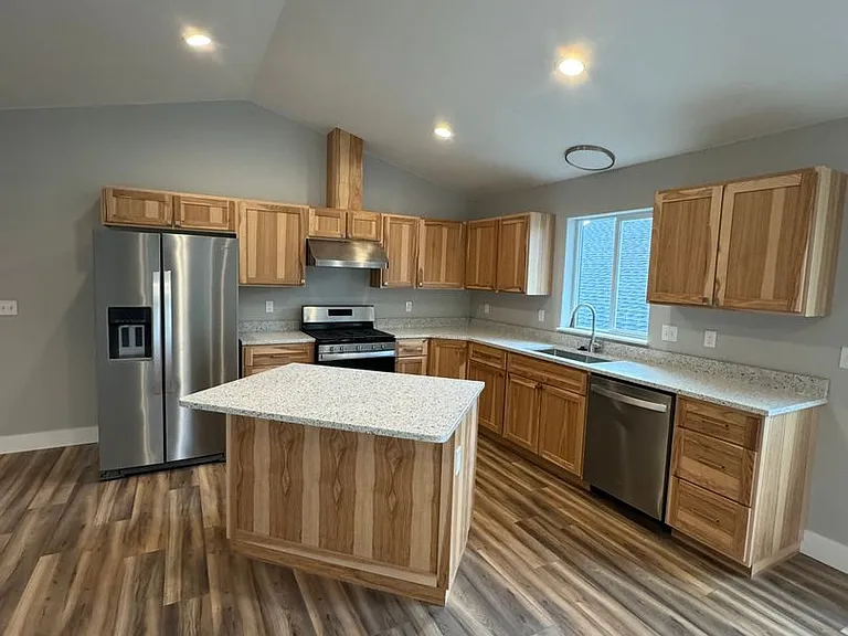 1750 NE Alameda Ave — Photo 5