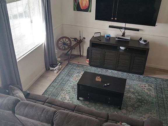5th image of 1608 Virginia St