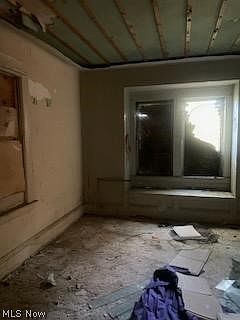 4th image of 10108 Flora Ave