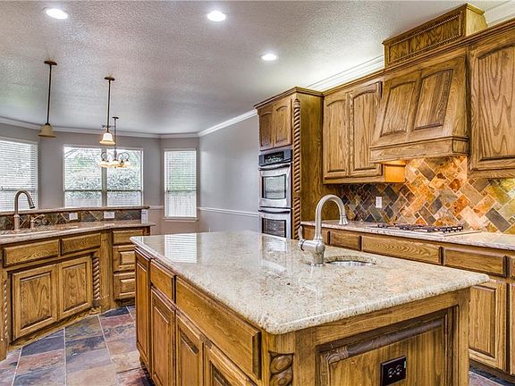 4th image of 7912 Country Meadow Dr