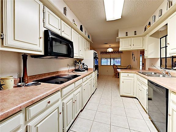 4th image of 2416 Oak Shadow Ct