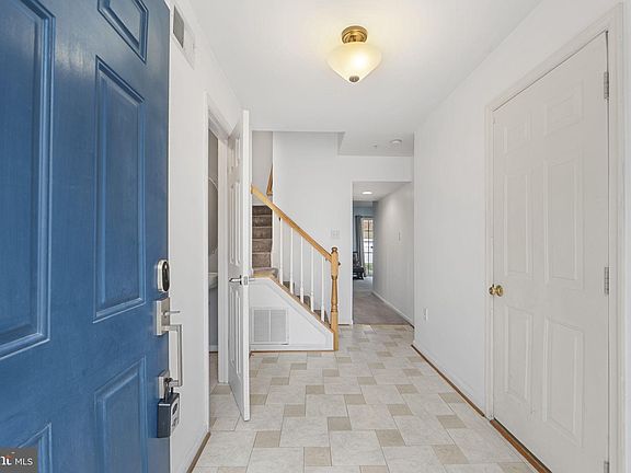 4th image of 4060 Windsor Heights Pl