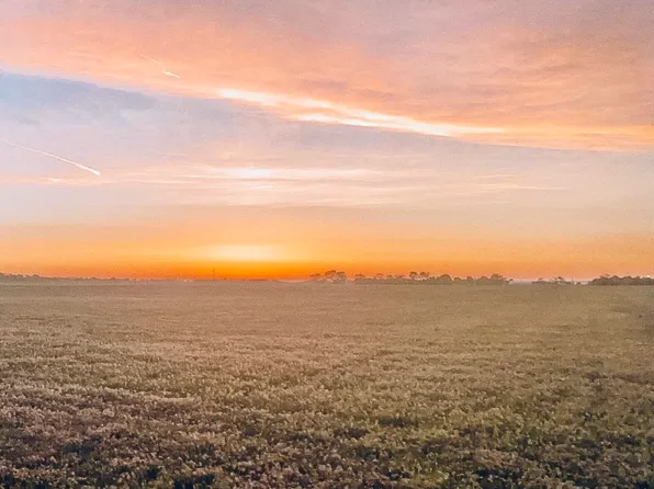 16366 E Bluff St, Cheney, KS 67025