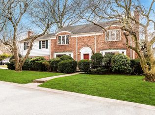 2 The Beachway, Manhasset, NY 11030