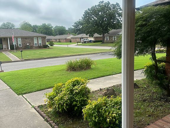 5th image of 8318 Clover Dr