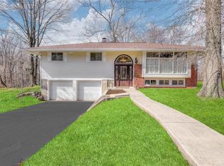 6 Echo Ridge Rd, Airmont, NY 10952