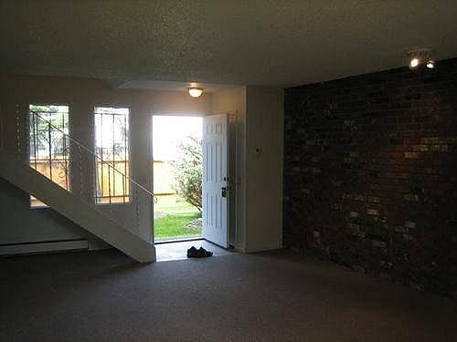 Expansive Livingroom!
