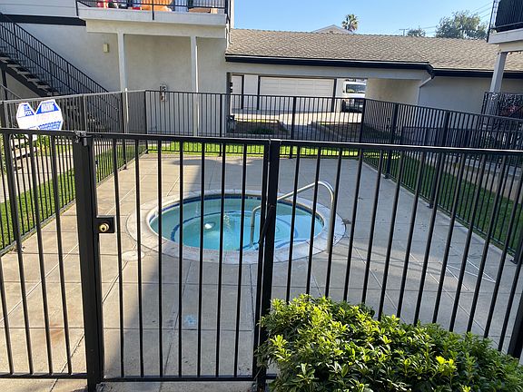 5th image of 11655 Trask Ave #3