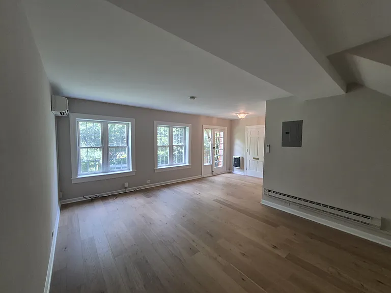 1719 Preston Rd — Photo 4