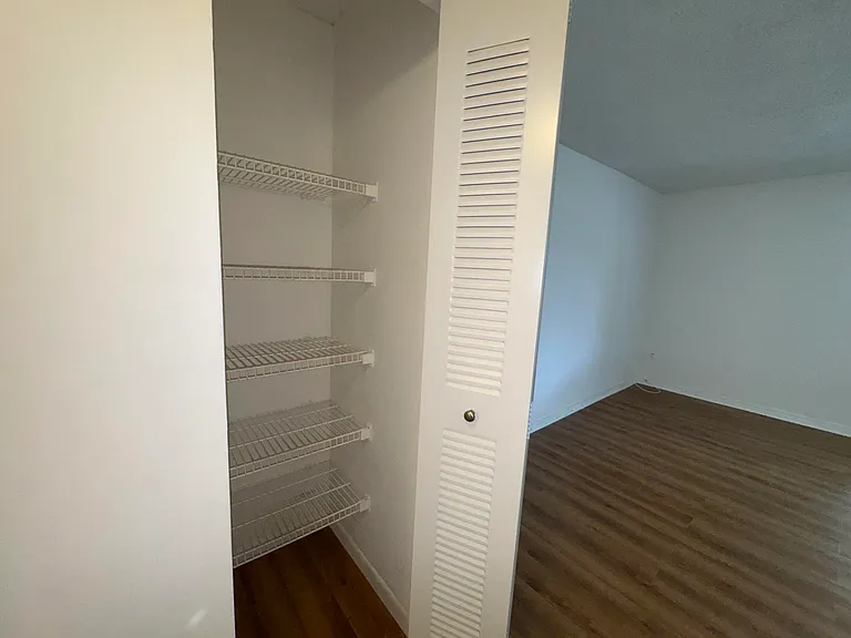 701 N Pine Island Rd #105 — Photo 11