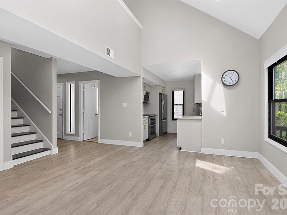5th image of 27070 Catamaran Dr