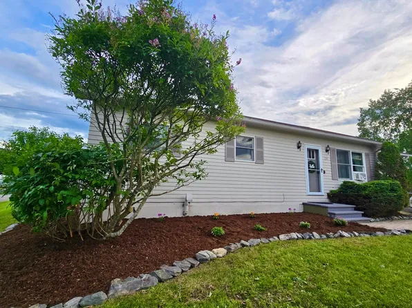 274 Scottsdale Road, Newport City, VT 05855