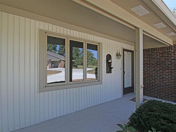 2nd image of 9328 Cinnebar Dr