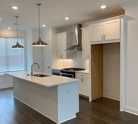 PHOTOS NOT OF ACTUAL HOME But of previously built Glendale Floor plan