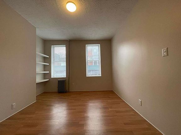 4th image of 153 Meserole St #2