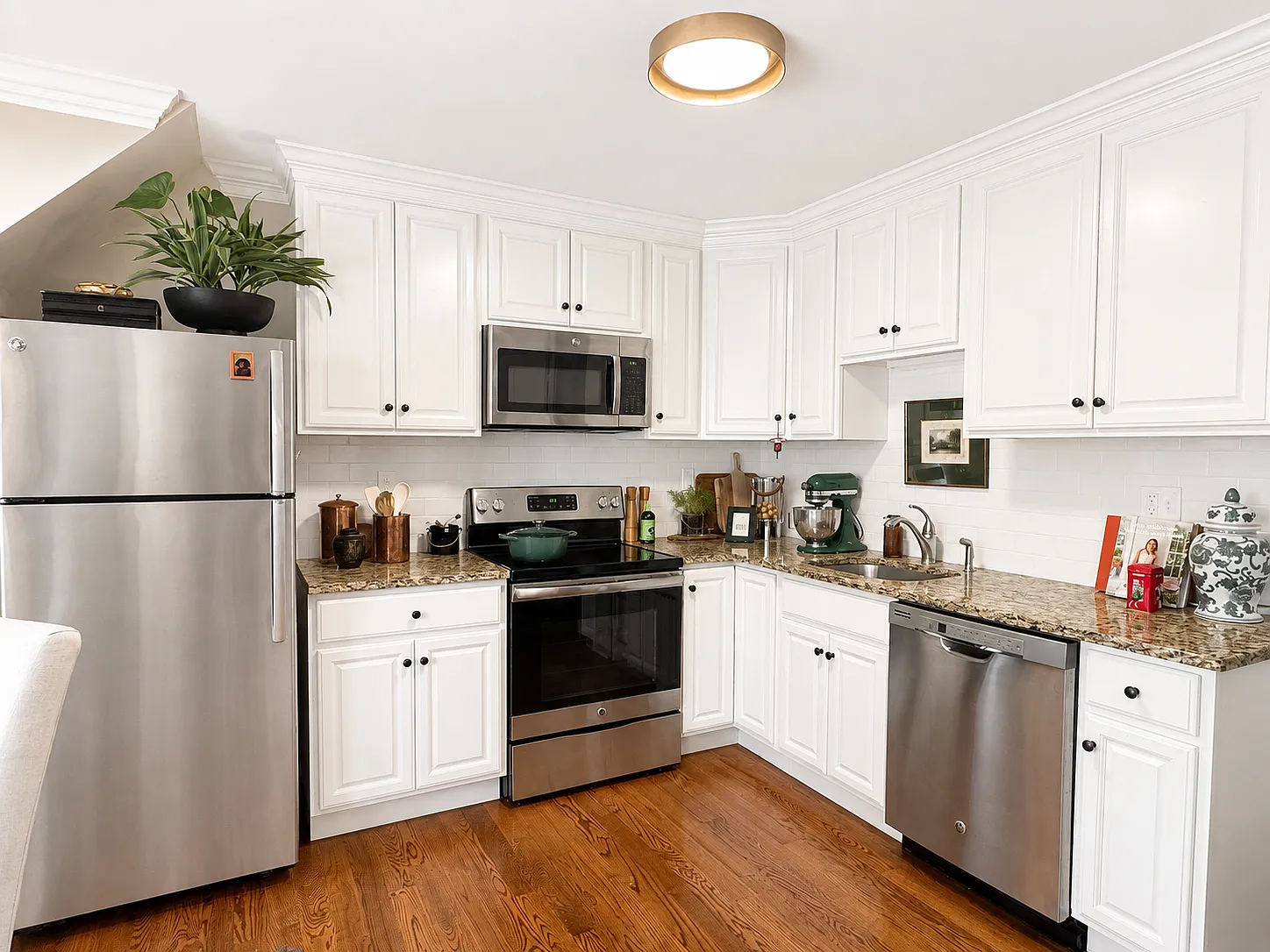 1 bed, 800 sqft, $2,000 — Photo 4