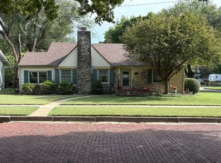 1501 E 4th Ave, Winfield, KS 67156