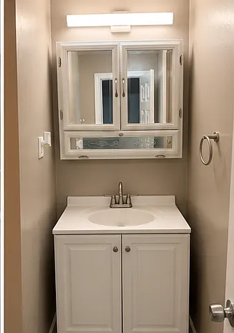 414 W Washington Ave — Photo 1