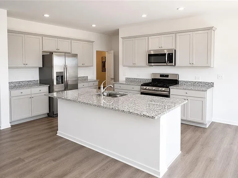 1249 Arnhem Dr — Photo 4
