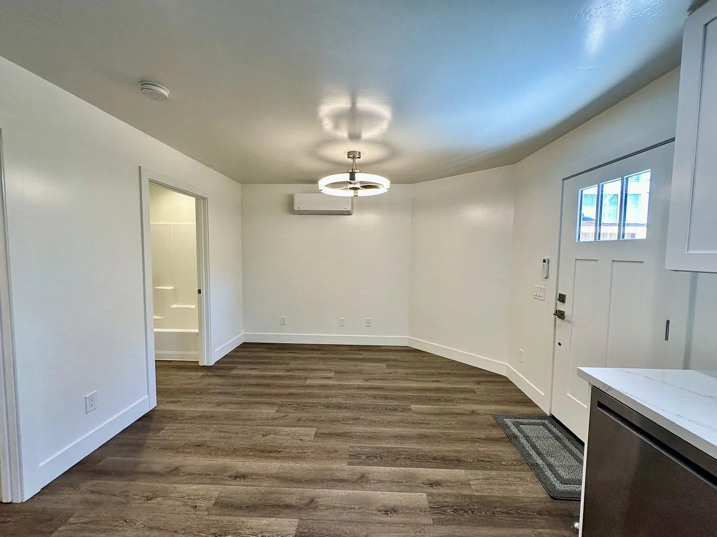 0423 80 & 84 Brewer Street — Photo 3