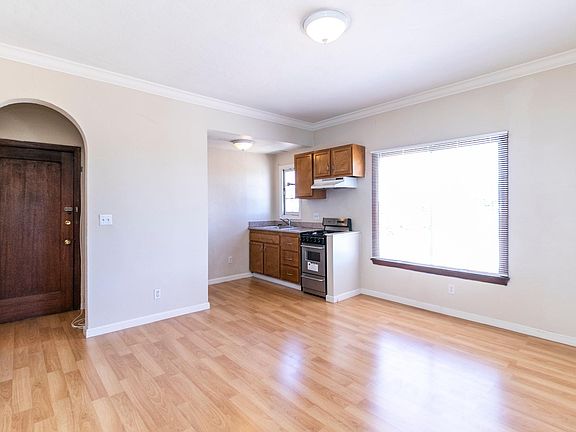 3rd image of 1749 Oxford St #9