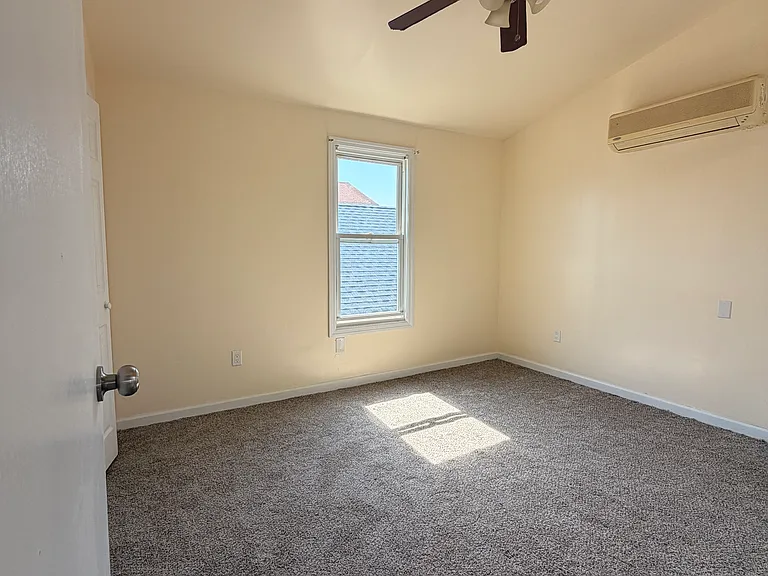 310 S 7th Ave — Photo 15