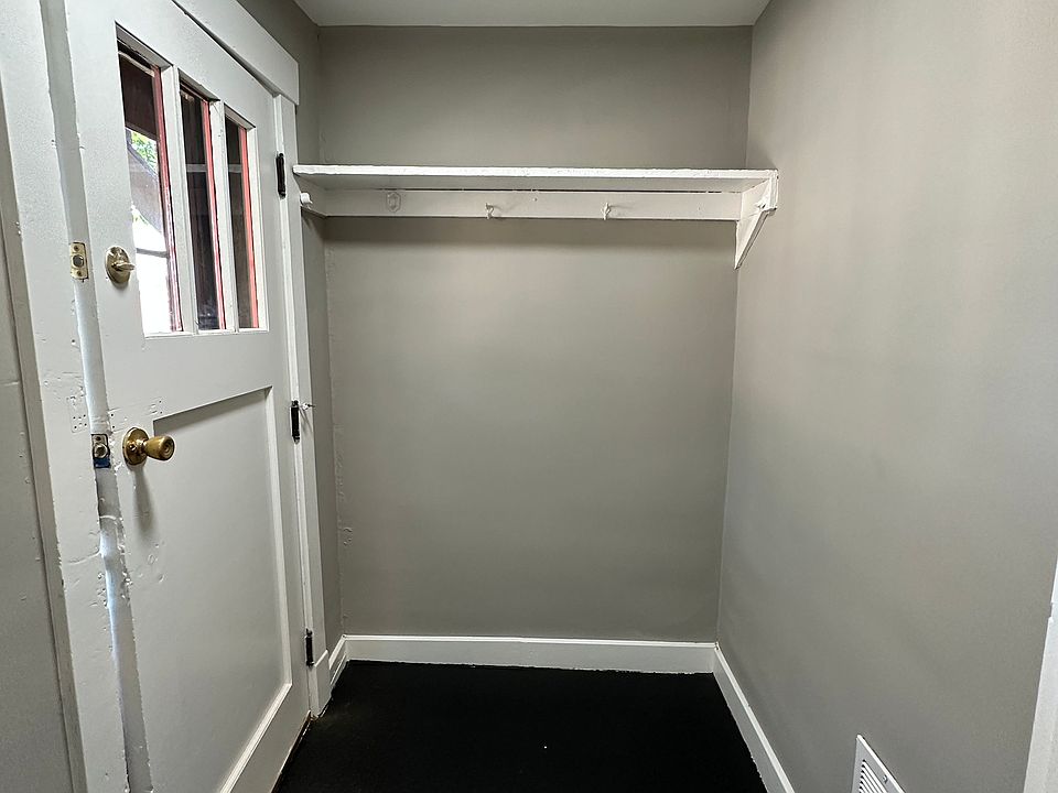 Interior entrance to a unit at University Court.