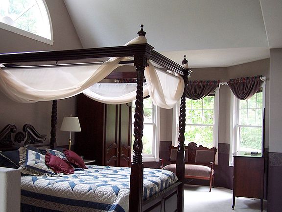 Spacious, vaulted Master suite