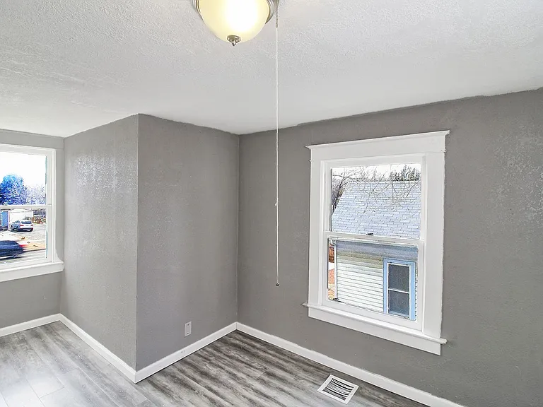 1144 Grand Ave — Photo 34