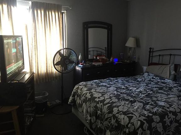 3rd image of 9906 Owensmouth Ave Unit 25