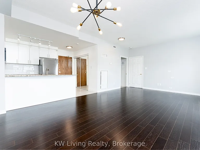 8 Maison Parc Ct #703 — Photo 5