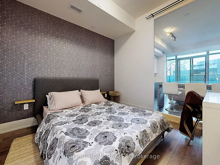 330 Richmond St W #209 — Photo 15