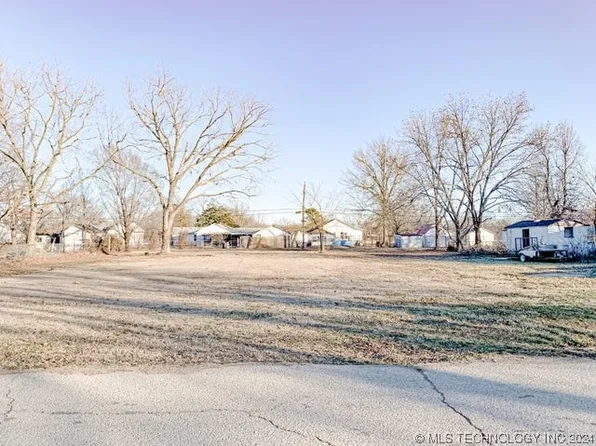 622 N Scraper St, Vinita, OK 74301