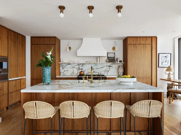 50 Bridge Park Drive image 5 of 28