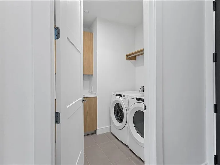 2425 Peachtree Rd NE #503 — Photo 28