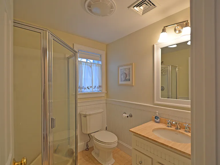 722 Kings Hwy — Photo 13